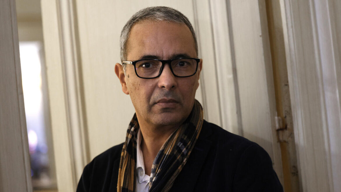 Kamel Daoud : Écrivain sous le coup d’un mandat d’arrêt international algérien
