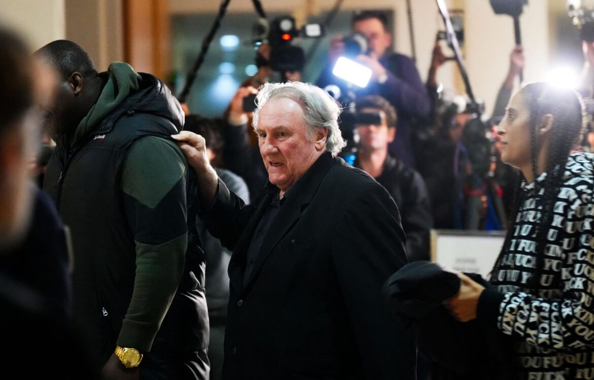 Gérard Depardieu en Proie à Des Témoignages Divisés au Procès Pour Agressions Sexuelles