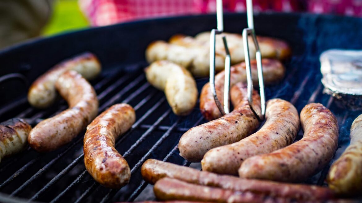 Rappel de produits : Des saucisses et brochettes Carrefour contiennent des morceaux de plastique