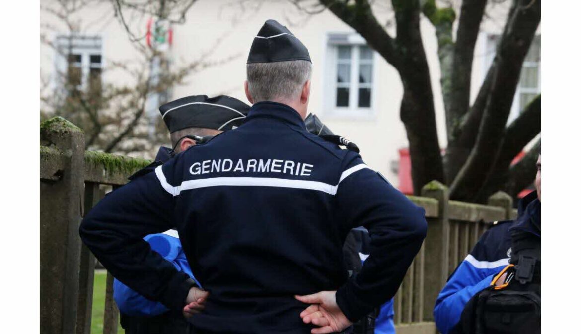 Un décès par arme à feu dans un garage automobile de la Sarthe