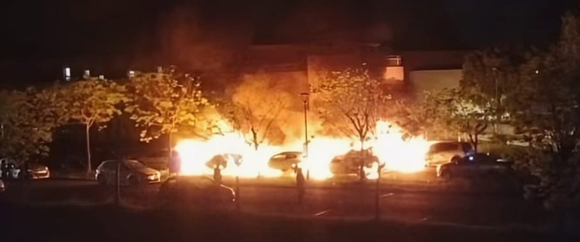 Attaque au parking de l’école des surveillants de prison d’Agen : sept véhicules incendiés