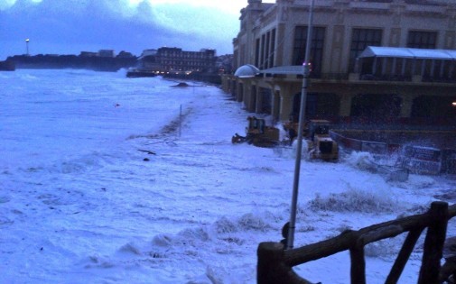 Inondations sur le littoral sud-ouest : Le casino de Biarritz submergé