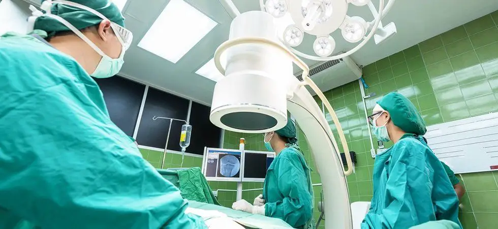 Meningococcique : Deux adolescents hospitalisés dans un état critique à Rennes