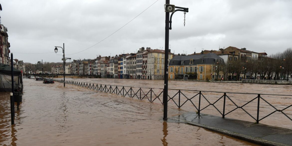 Départs du Sud-Ouest en alerte pour inondations exceptionnelles