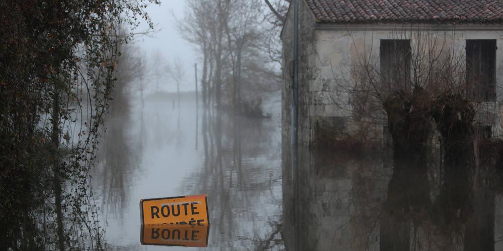 Inondations en Charente-Maritime : Saintes submergée avant la décrue prévue lundi