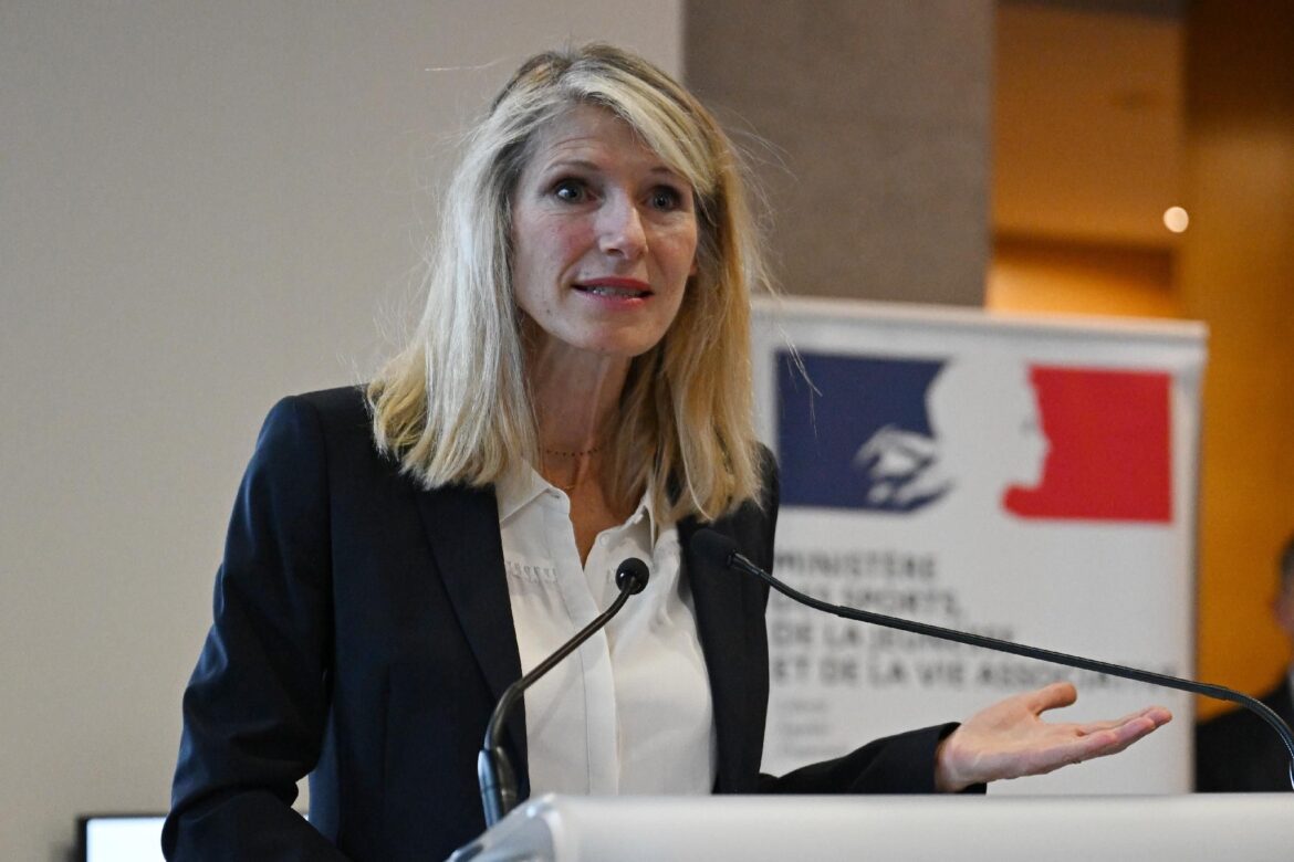 Réponses de la ministre des Sports Marie Barsacq sur le contrôle du sport professionnel et la sécurité dans les stades