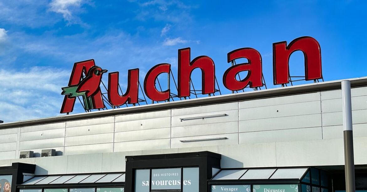 Auchan Réduit sa Présence en Espagne avec la Fermeture de 25 Magasins