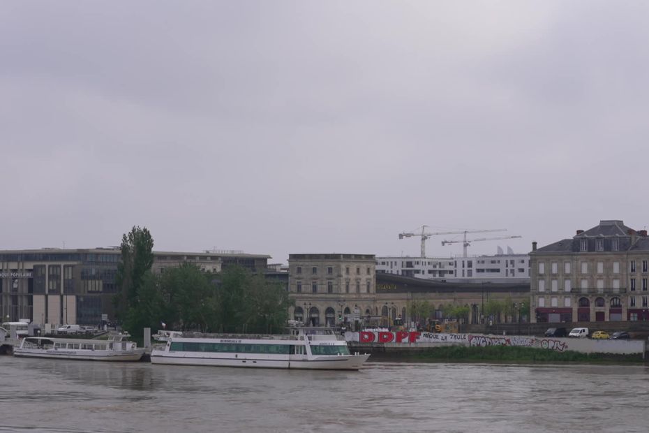 Attaques contre des prisons : un tag géant découvert à Bordeaux