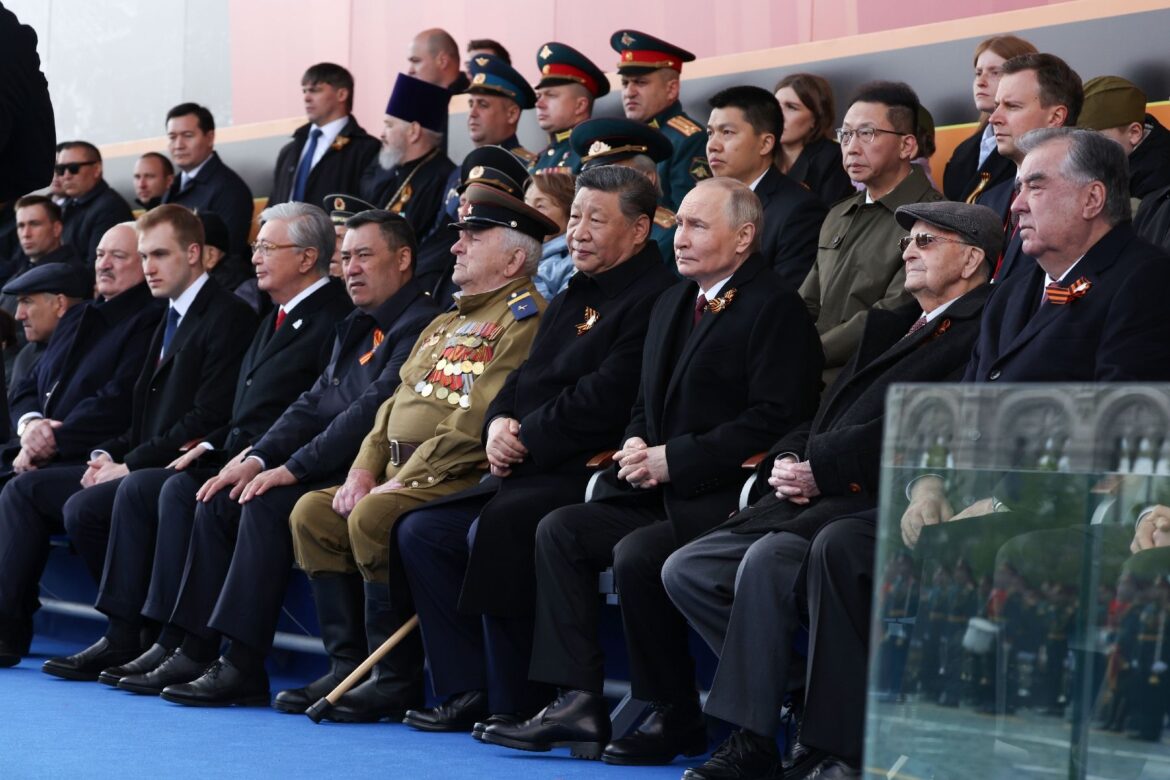 Poutine Loue Le Héroïsme Des Soldats Russes En Ukraine Pendant La Célébration Du 9 Mai