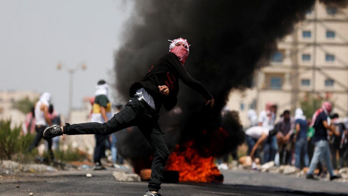 Israël Utilise le Blocus des Ressources Comme Stratégie Controversée