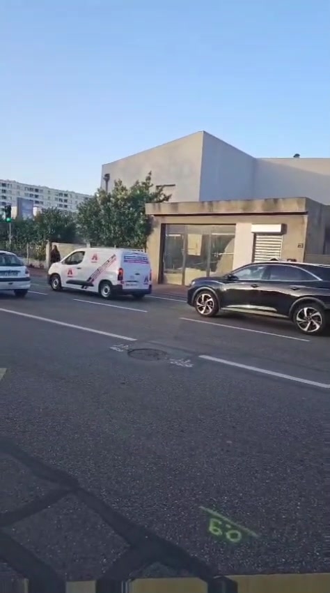 Vénissieux (69) : Un Enfant Blessé Gravement dans un Incident de Rodéo lors d’un Cortège Nuptial