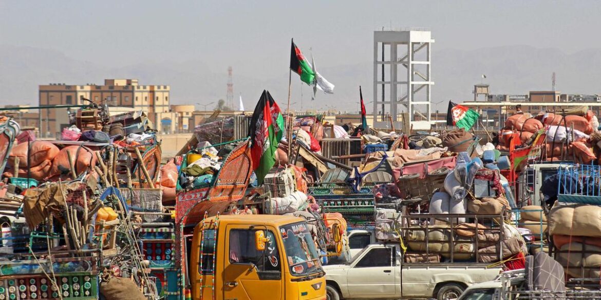 Expulsion massive d’Afghans : Le Pakistan menace jusqu’à trois millions de réfugiés