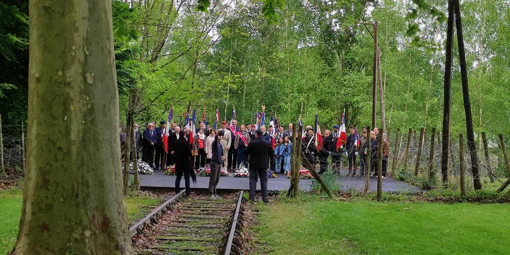 Tensions autour de la présence du Rassemblement National lors d’une cérémonie commémorative au camp de Gurs
