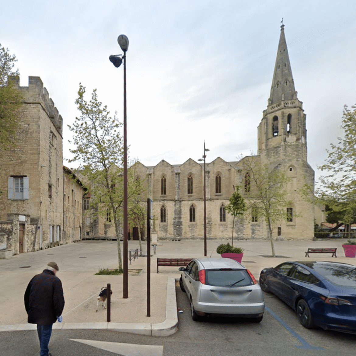Incident violent contre un prêtre dans une église d’Avignon