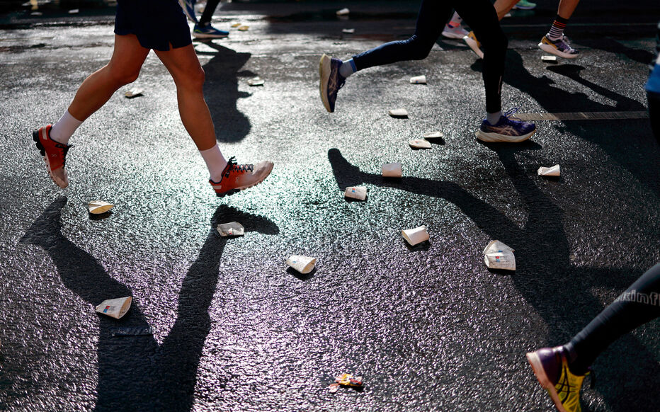 Déflagration cardiaque lors du semi-marathon de Madrid : un coureur décède
