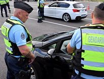 Amende immédiate pour outrages sexistes et exercice illégal du métier de taxi : une nouvelle mesure pour désengorger la justice