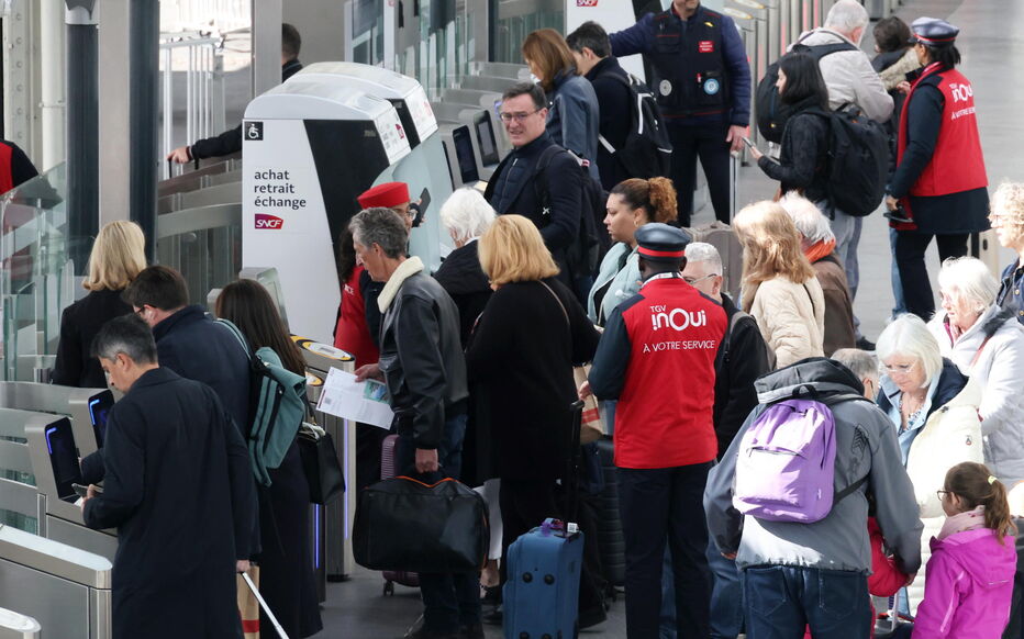 Grève chez la SNCF : le trafic TGV reste presque intact malgré un fort taux de grévistes parmi les contrôleurs