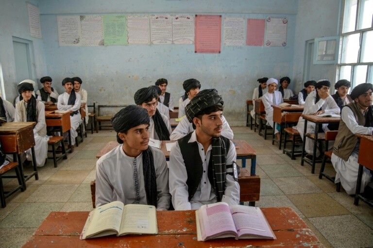Uniformisation vestimentaire obligatoire dans les écoles afghanes