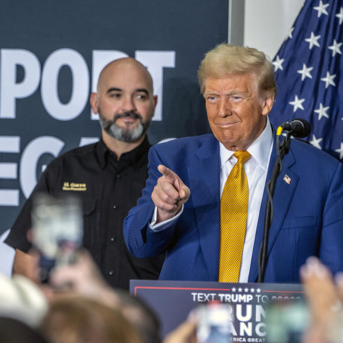 Politique américaine : Trump encourage l’autodéportation des immigrés clandestins