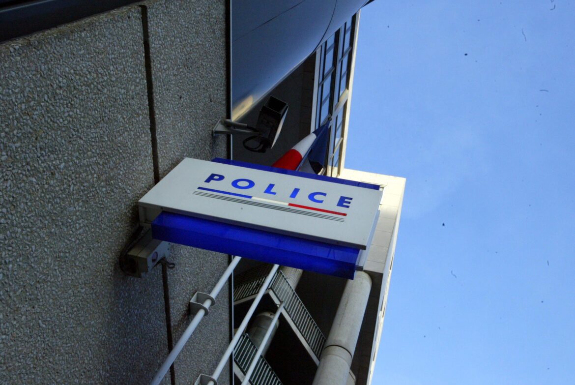 Un homme décède dans un commissariat parisien après avoir été pris en charge dans un état d’ivresse avancée