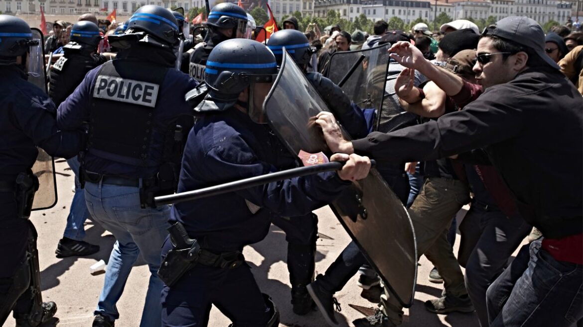 Effet de Contagion : Les Manifestations Anti-Policiales Générent inquiétude au Sommet
