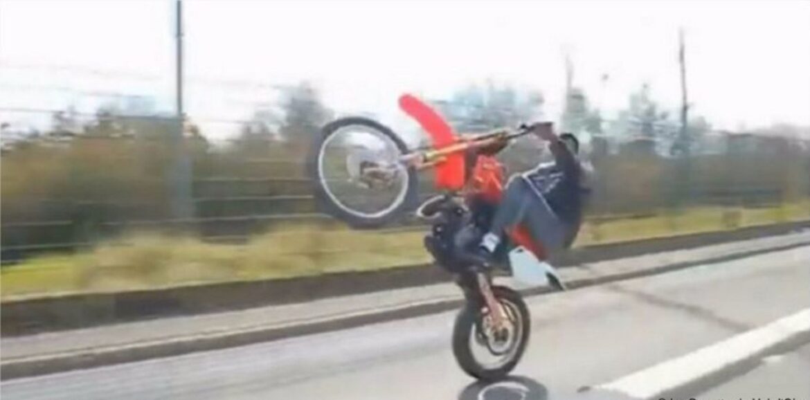 Incident à Villeurbanne : Des jeunes récupèrent une moto saisie par la police