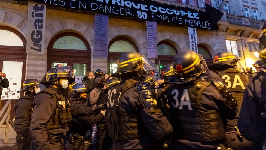 Évacuation des migrants sur les quais de Seine : le préfet ordonne la démolition des campements