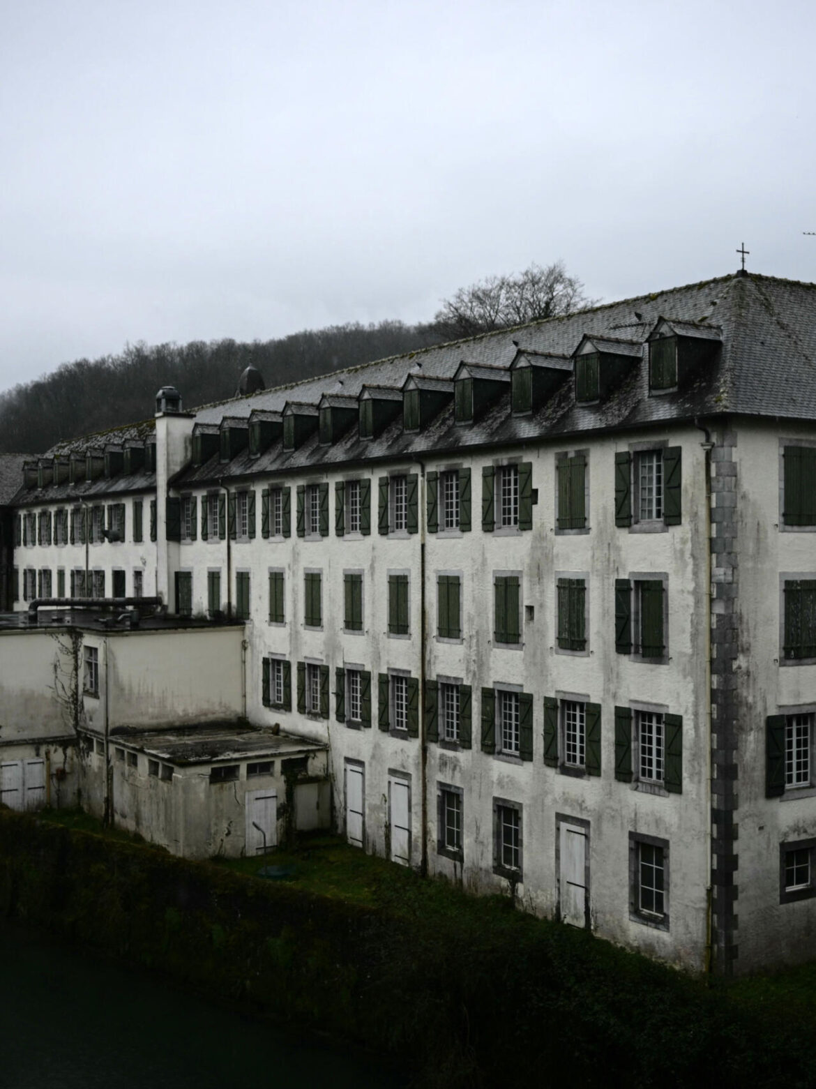 Affaire Bétharram : Un Arrêt Judiciaire Crucial de 2006 Incrimine l’Établissement