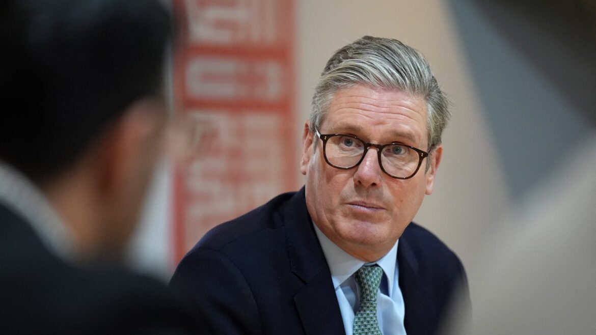 Incendie suspect devant la maison du Premier ministre britannique Keir Starmer