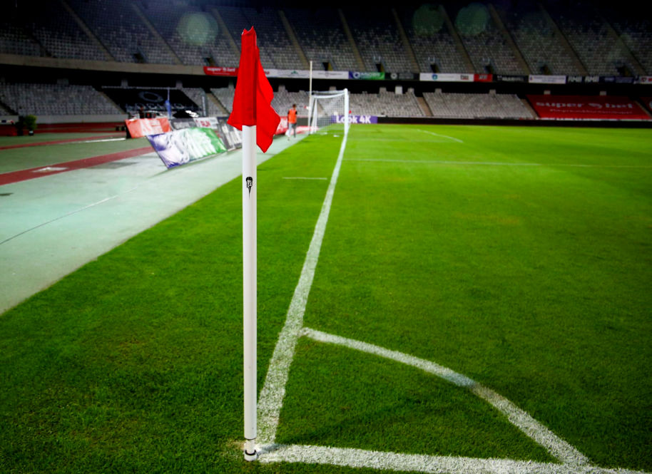 Vandales ou farceurs : Le mystère des poteaux découpés au stade Coulon de Monflanquin