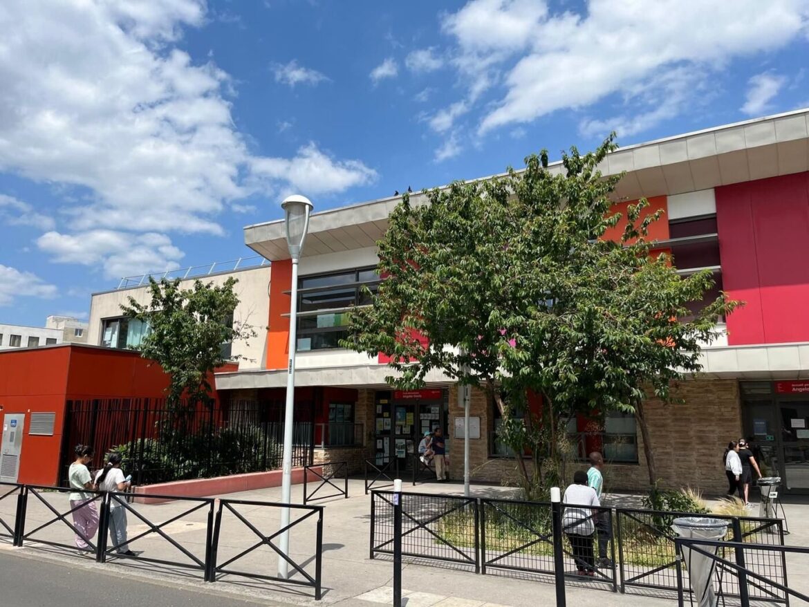 Les enseignants absents pour l’Aïd : une affiche qui provoque un tollé à La Courneuve