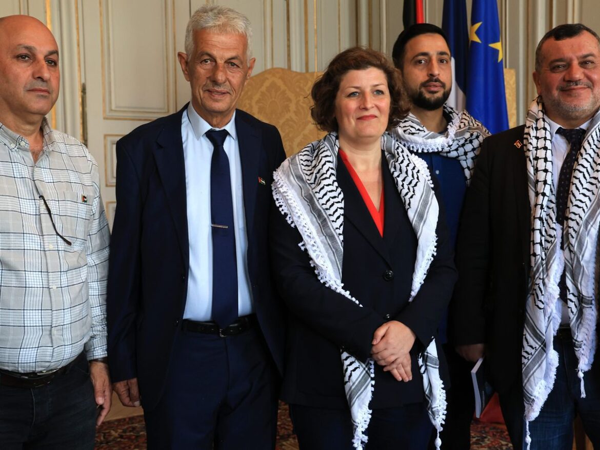 La Maire de Strasbourg en crise : la Licra suspend les activités éducatives et le Festival Joséphine Baker