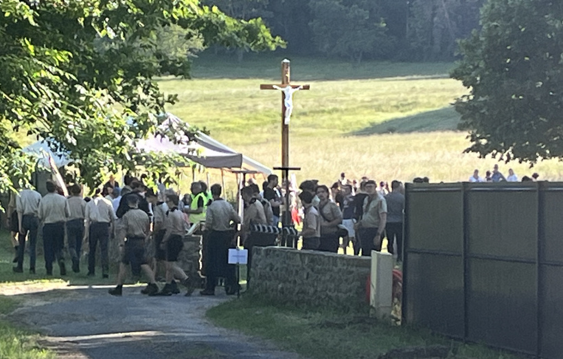 Conflit à Saint-Vincent : une croix religieuse provoque la colère des citoyens