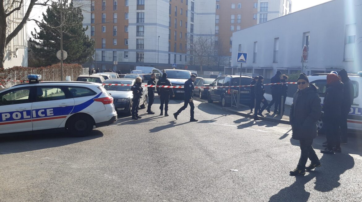 Un crime sanglant à Garges-lès-Gonesse : trois blessés graves et une fuite énigmatique