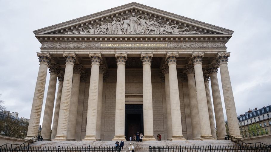 Église de la Madeleine (Paris) : des activistes pro-Palestine perturbent une cérémonie religieuse, provoquant l’exaspération des fidèles
