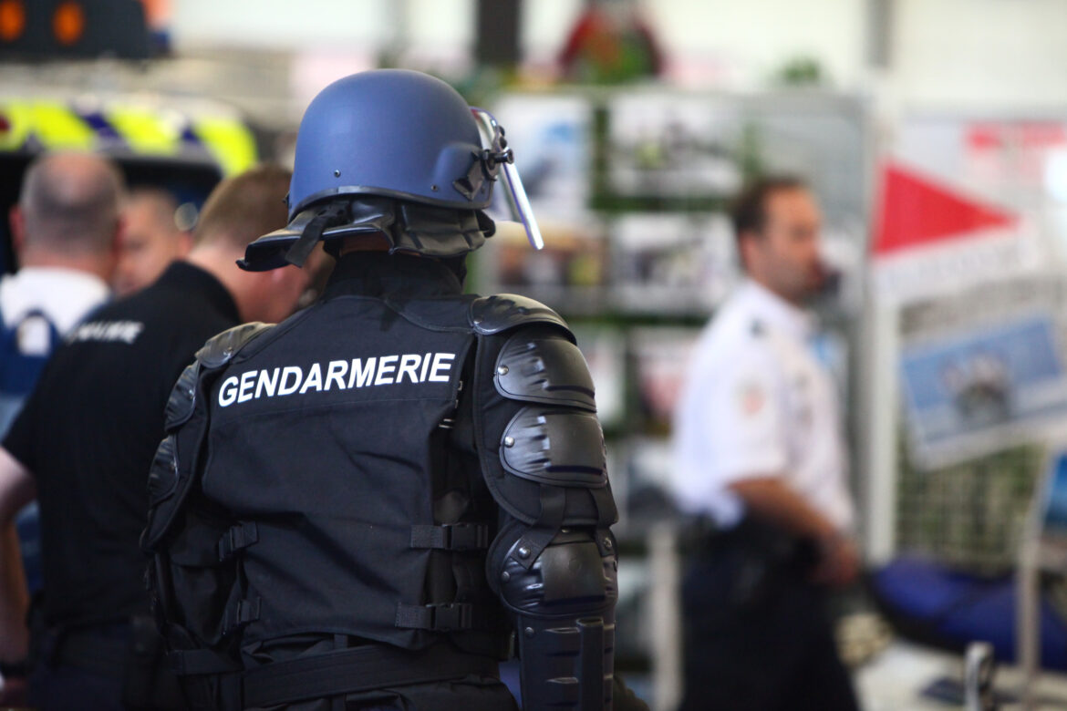 Des mariés désespérés après un cortège dévastateur à Saint-Genis-Laval : 19 PV pour excès de vitesse et des voitures en fourrière