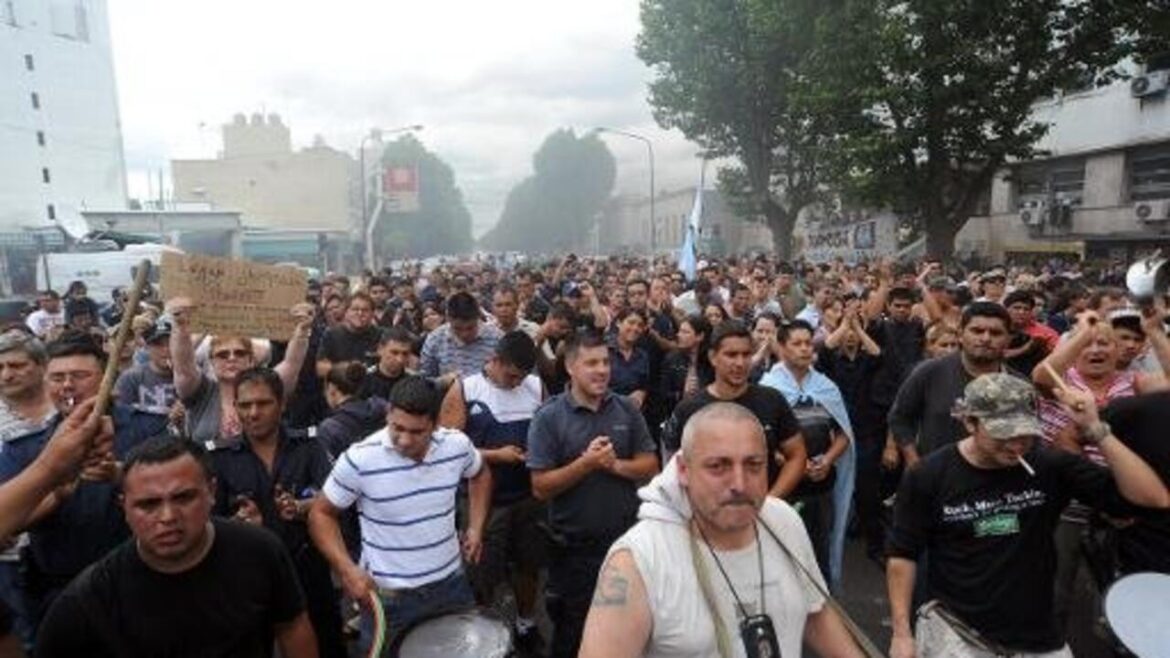 « Des jeunes délinquants sement le chaos dans un lieu public »