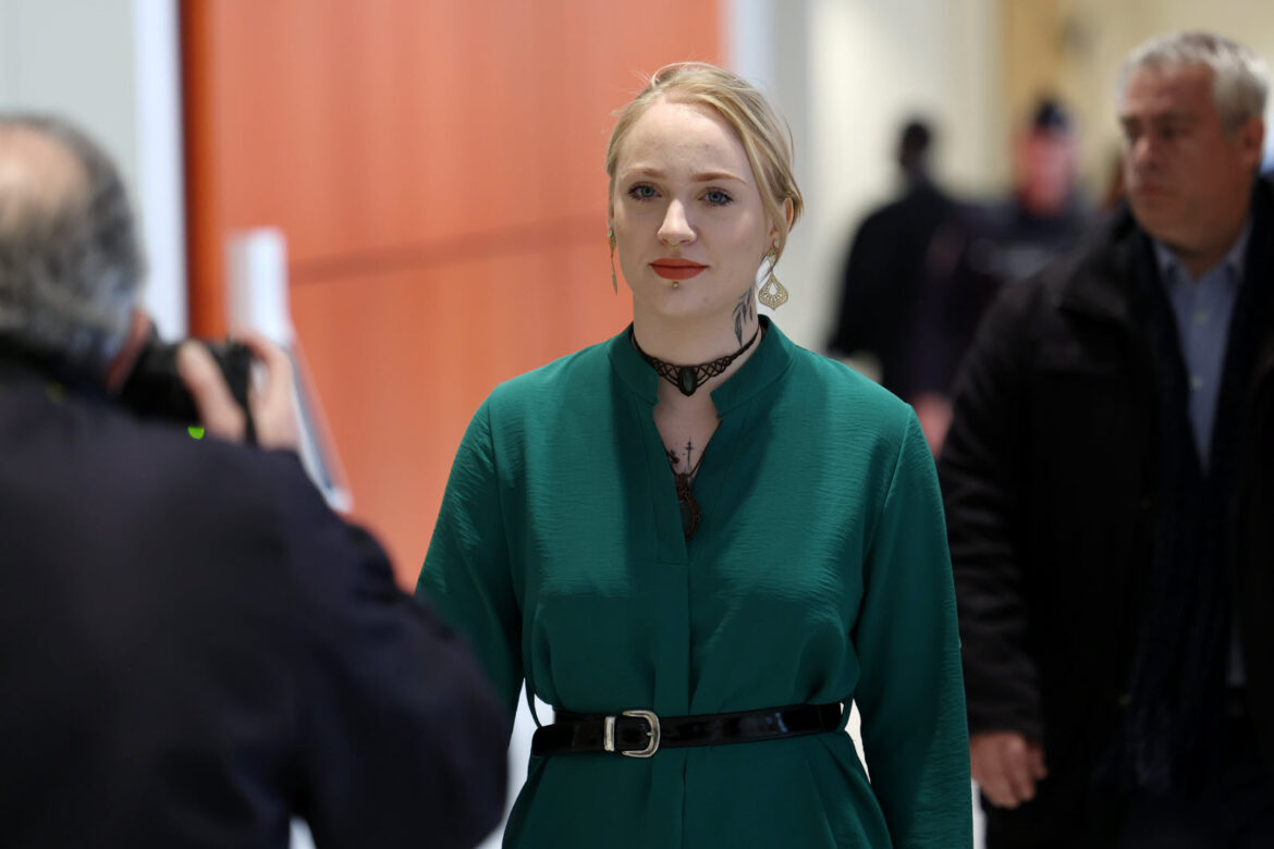 Mila accuse la justice française de maltraiter les victimes et protéger les agresseurs
