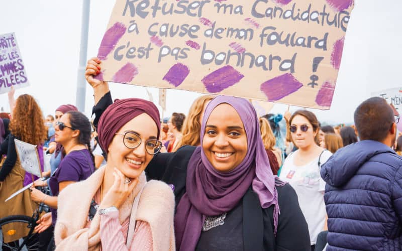 Un videur de gauche accusé de racisme après une blague sur l’islam
