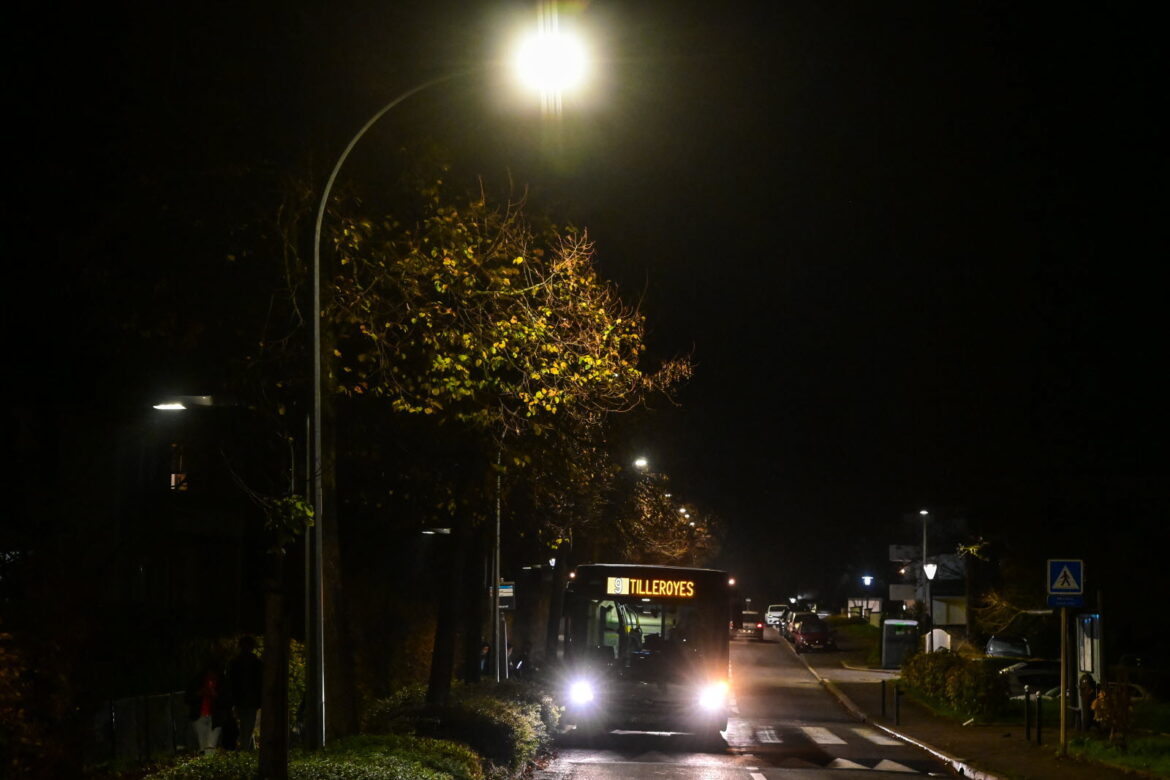Besançon : Un quartier huppé tombe dans le chaos nocturne après l’échec de l’extinction des lampadaires