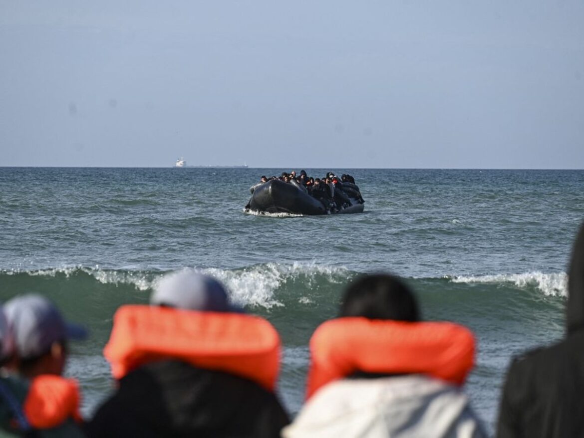 La tragédie humaine au port d’Audresselles : des dizaines de migrants tentent de traverser la Manche en pleine saison estivale