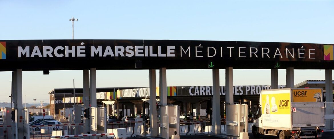 Marseille : Un producteur de pêches tué à bout portant par des jeunes délinquants pour avoir refusé de leur remettre sa recette
