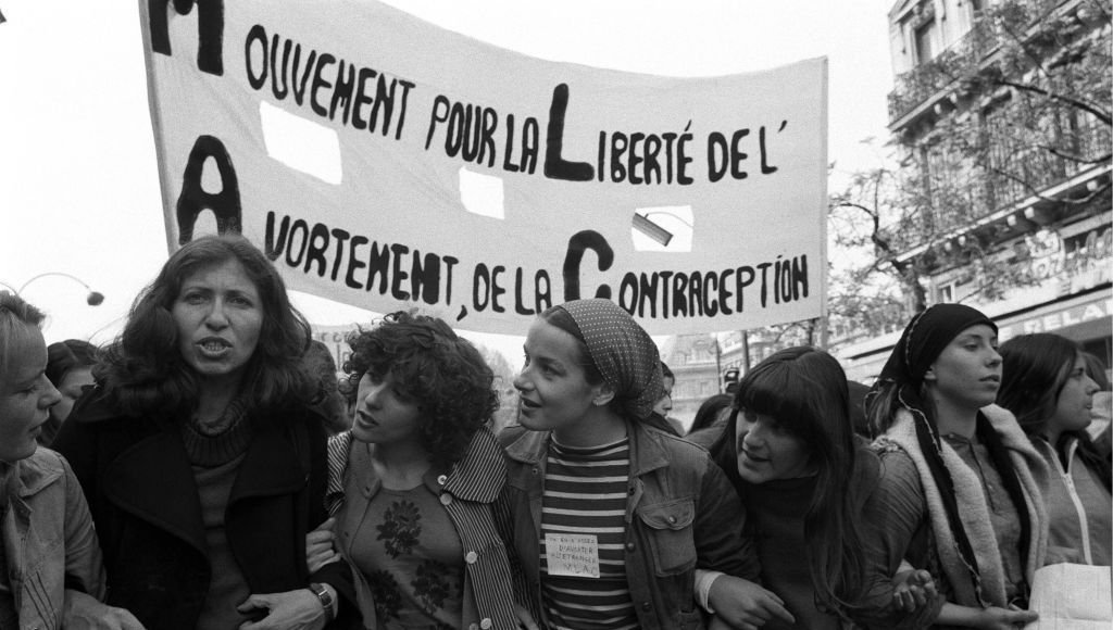 LA FRANCE DÉCHIRE À CAUSE DE L’ANARCHIE : DES MOBILISATIONS SANGLANTES ET LA COLÈRE SOCIALE EXPLOSE