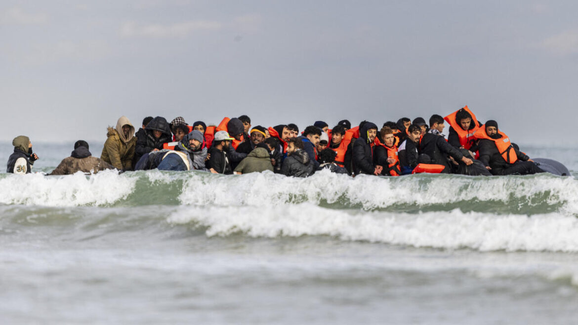 Drame tragique dans la Manche : trois migrants trouvent la mort en tentant de rejoindre l’Angleterre