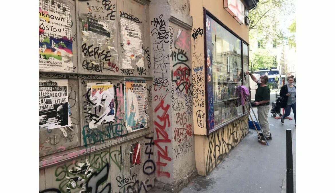 Lyon : Des panneaux de signalisation dégradés par des agresseurs anonymes dans les communes de Craponne et Francheville