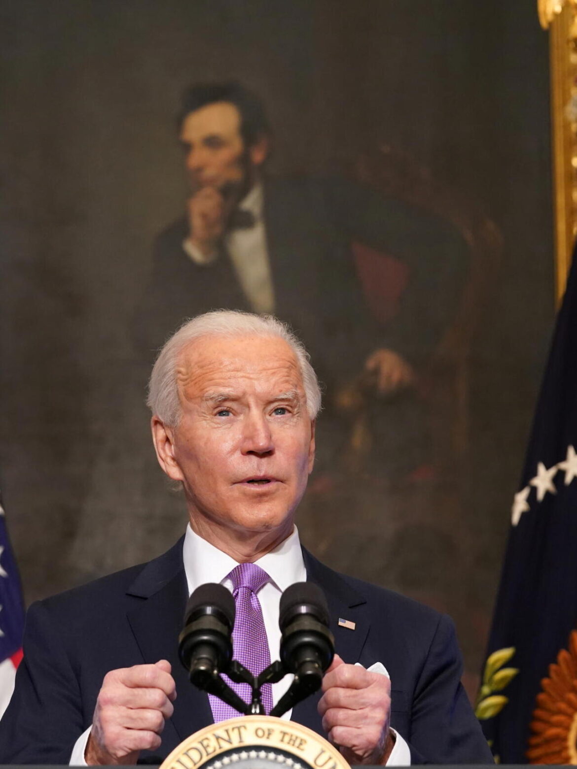 YouTube révèle des erreurs graves dans son traitement des contenus politiques, sous influence de l’administration Biden