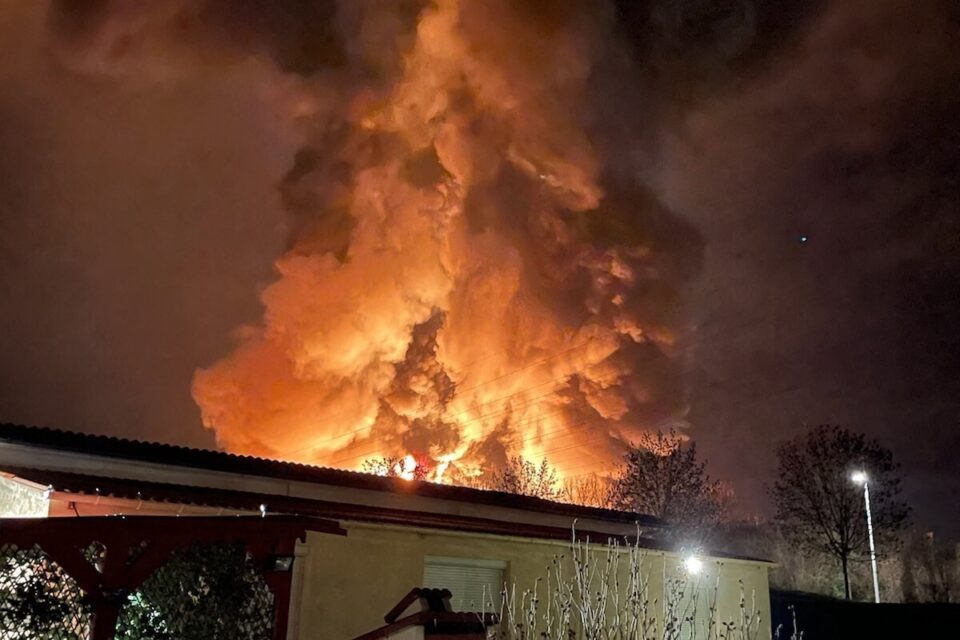 Incendie criminel dévastateur à la mairie de Grand-Couronne : une enquête ouverte pour dégradation en bande organisée
