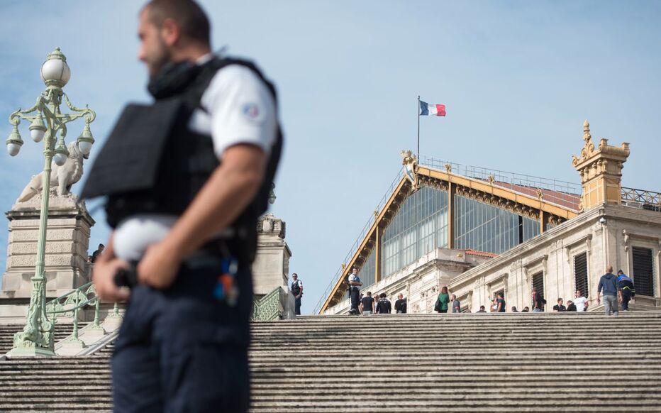 Attaque sanglante à Marseille : un migrant tunisien déjà condamné provoque une tragédie