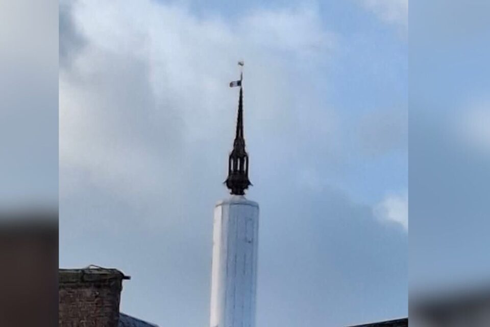Fait divers à Rouen : un drapeau tricolore hissé sur la cathédrale déclenche une enquête