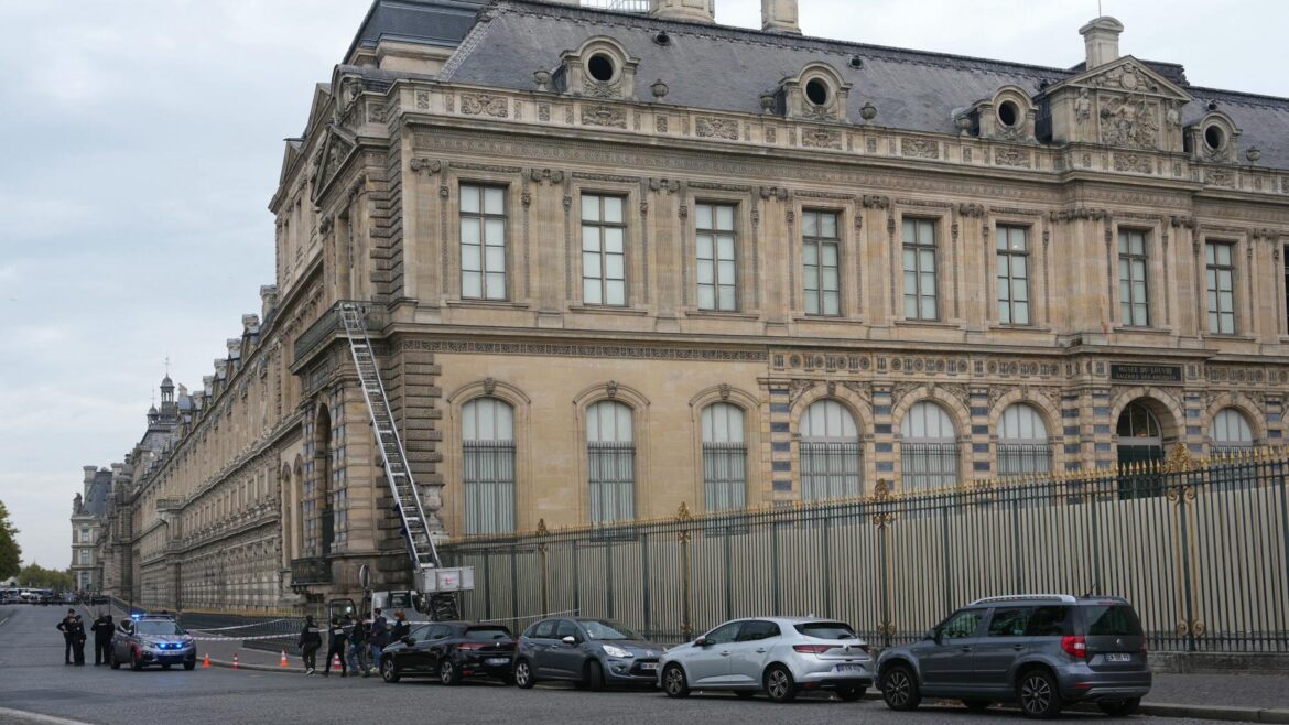 Le Louvre dévalisé : une faille de sécurité inacceptable